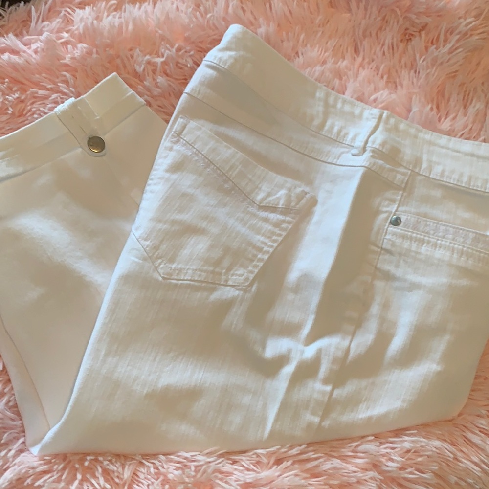 EC Gloria Vanderbilt White Skimmer Capris